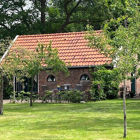 Landelijk Gelegen Huisje Op Erf Veeningen Extérieur photo