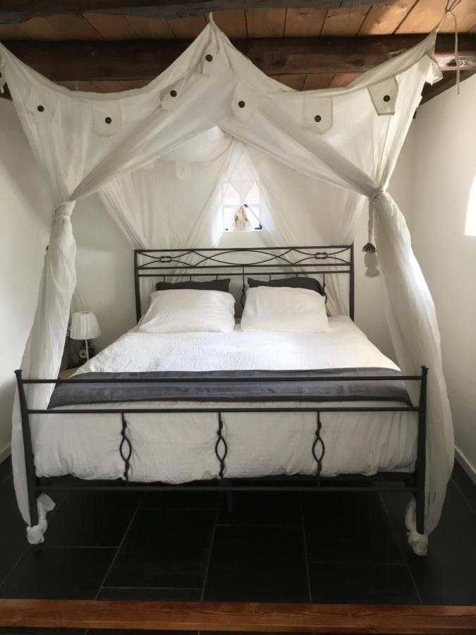 Landelijk Gelegen Huisje Op Erf Veeningen Extérieur photo
