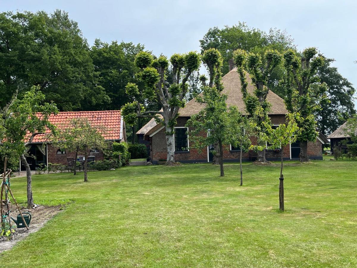 Landelijk Gelegen Huisje Op Erf Veeningen Extérieur photo